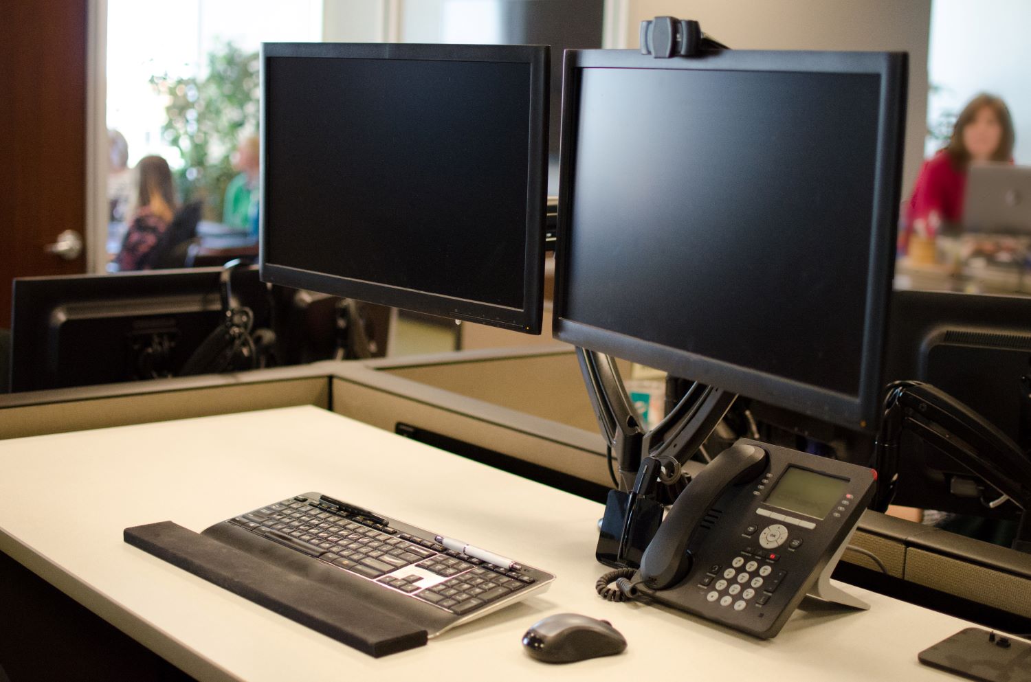 10 Best Dual Monitor Stands in 2022 